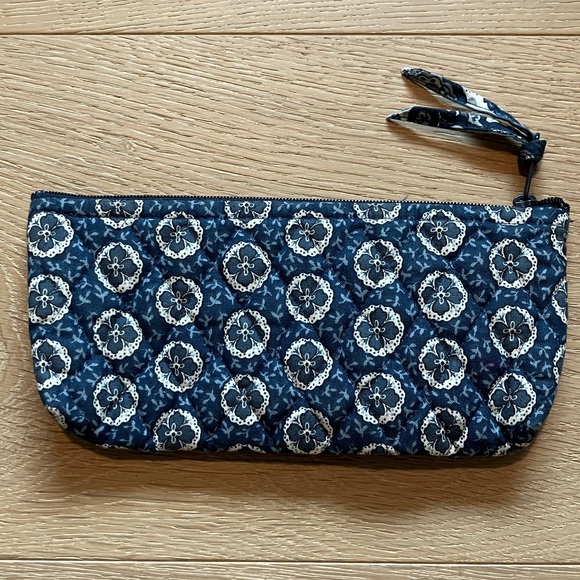 1997 NWOT RETIRED VINTAGE Vera Bradley Blue Indigo cosmetic bag - Picture 2 of 5